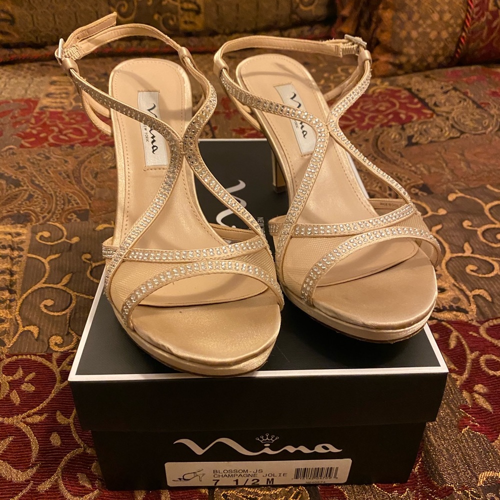 Nina Blossom Embellished Evening Shoe Size 7.5